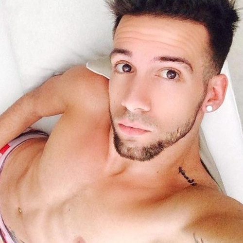 Uomo romano ama sesso libero e giochi hot