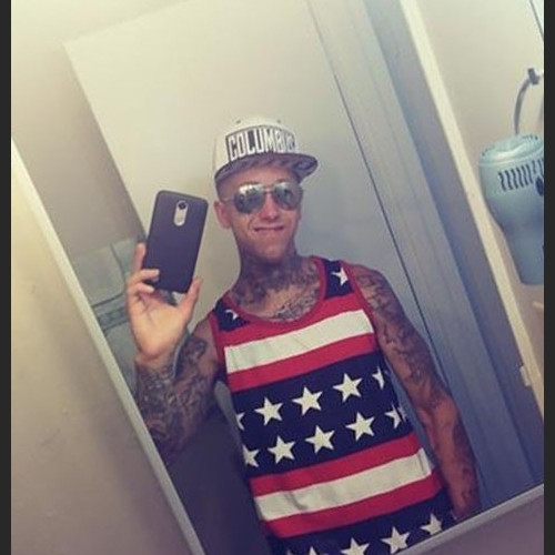 Uomo italiano ama sesso occasionale gay