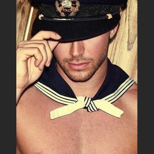 Uomo italiano giocoso cerca momenti hot