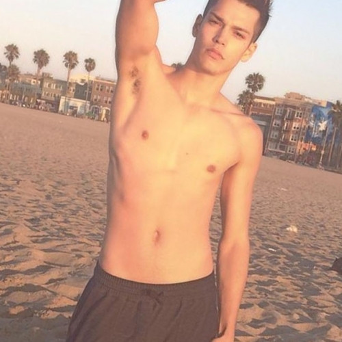 Uomo deciso pronto a sesso estremo