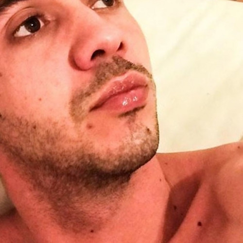 Uomo di Napoli pronto a vivere passione